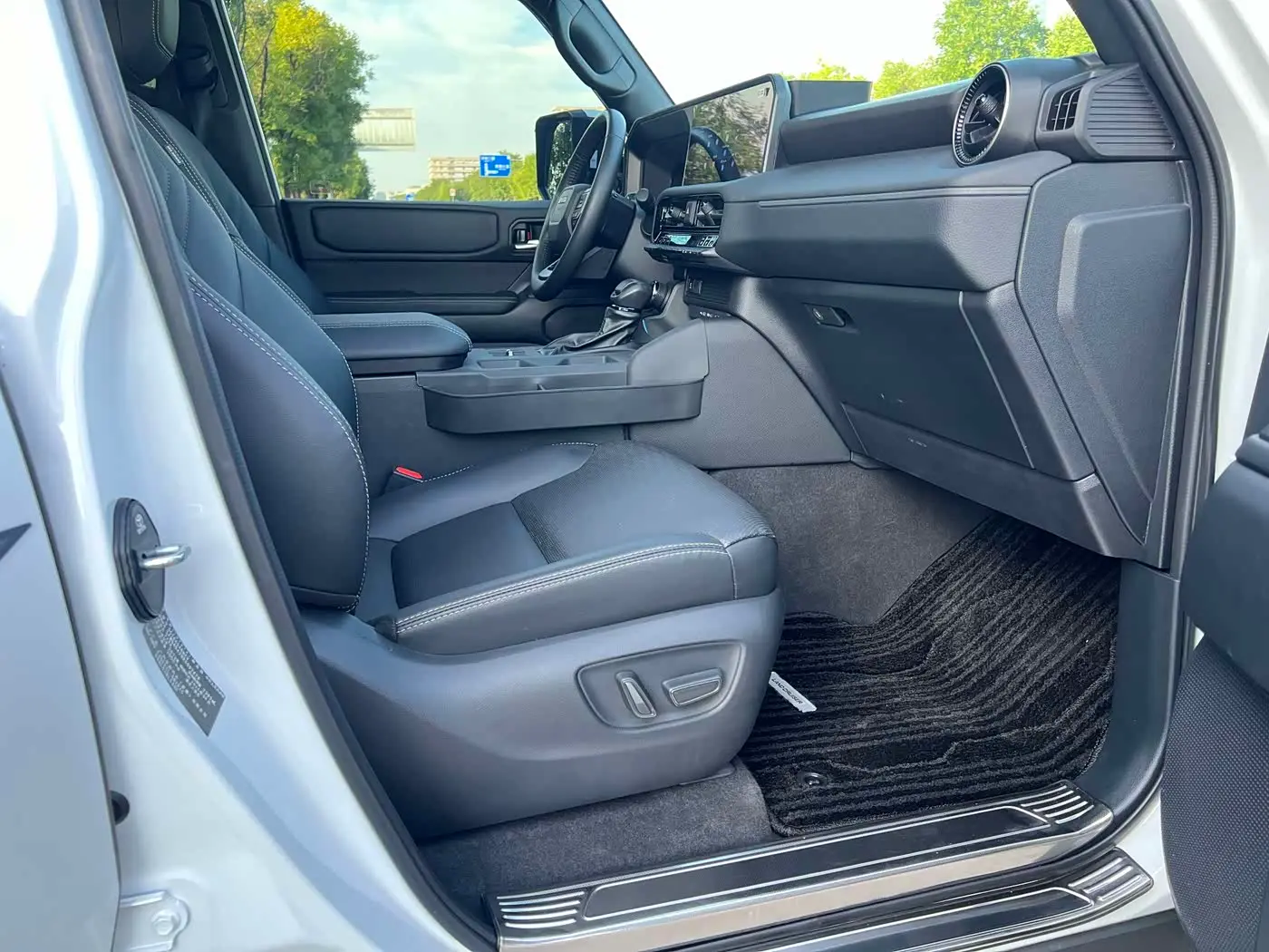 Toyota Prado 2025 — Photo 7/20