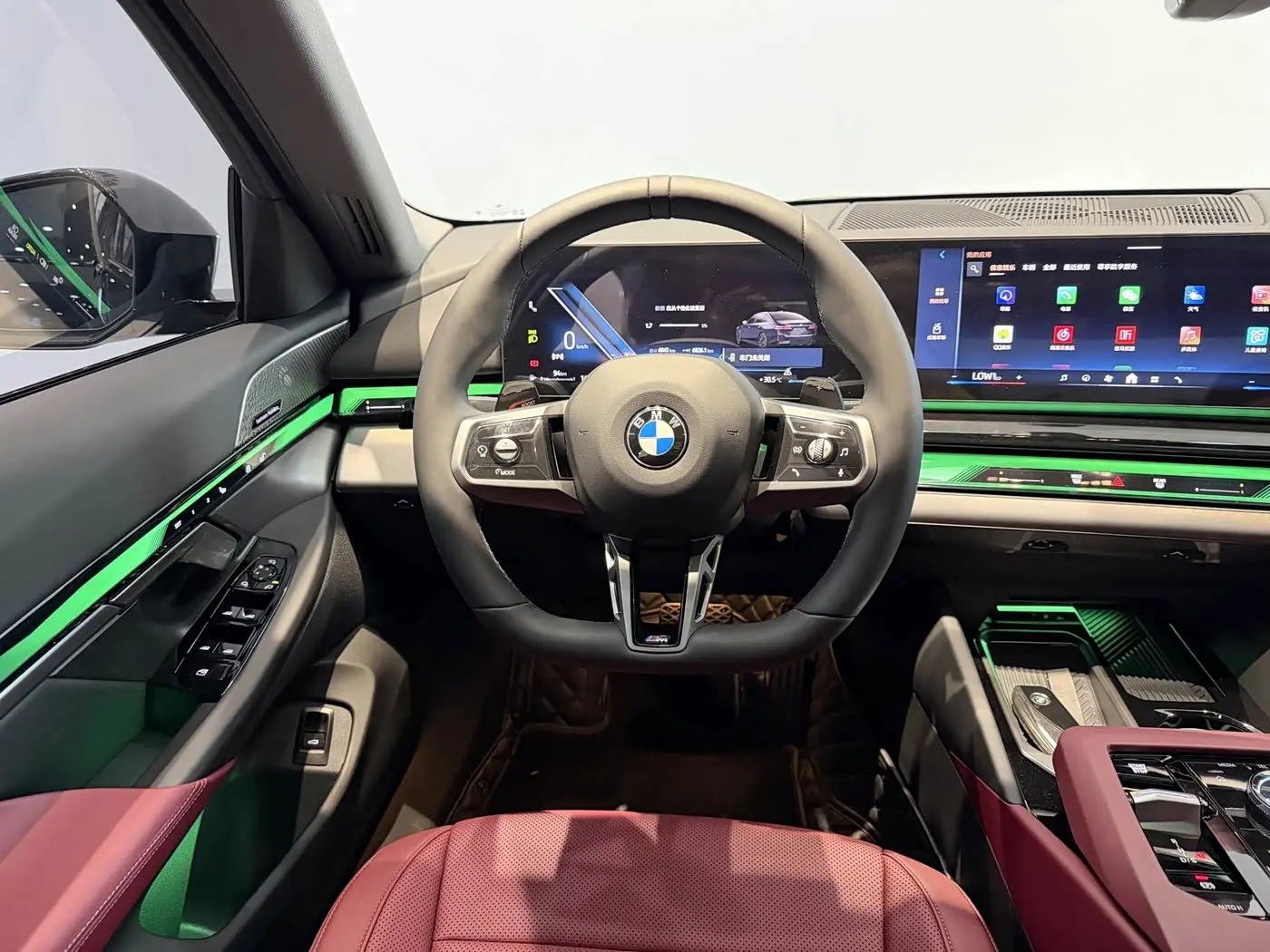 BMW 5 Series 2025 — Photo 15/20