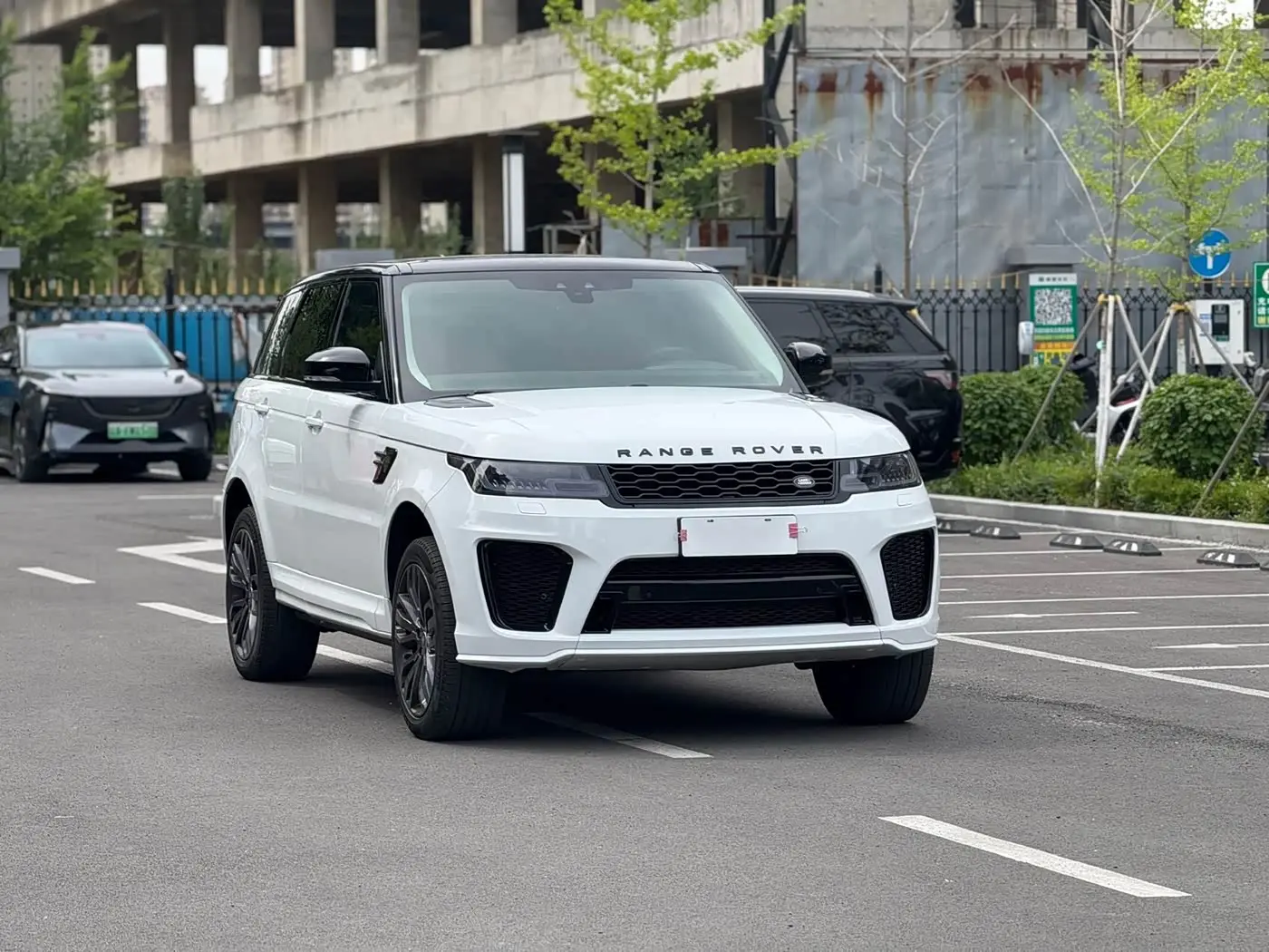 Land Rover Range Rover Sport 2017 — Photo 3/18