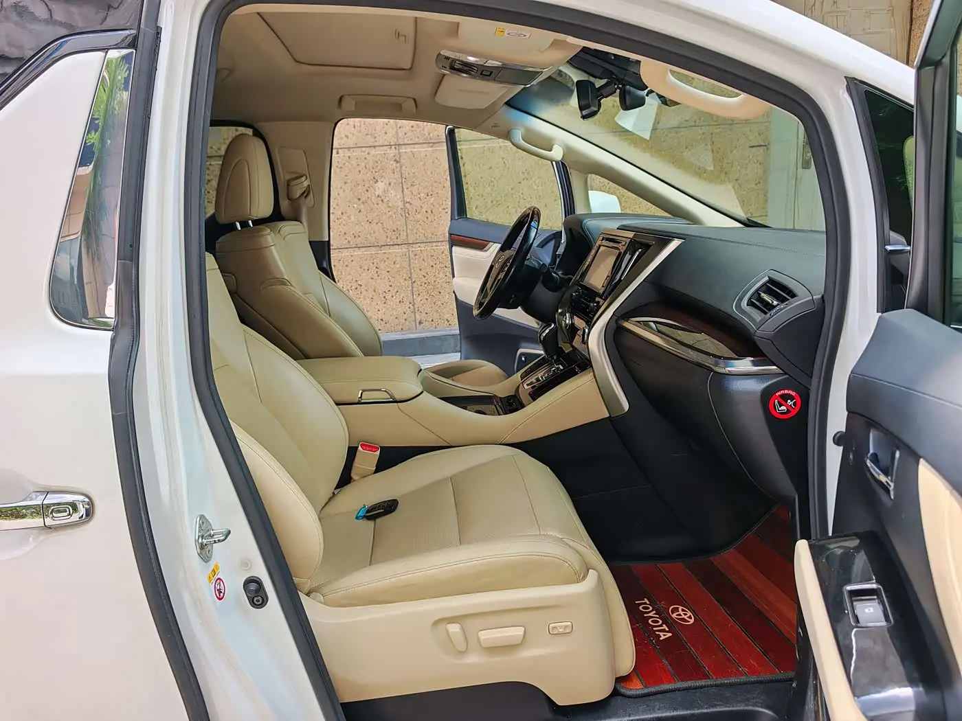 Toyota Alphard 2016 — Şəkil 14/18
