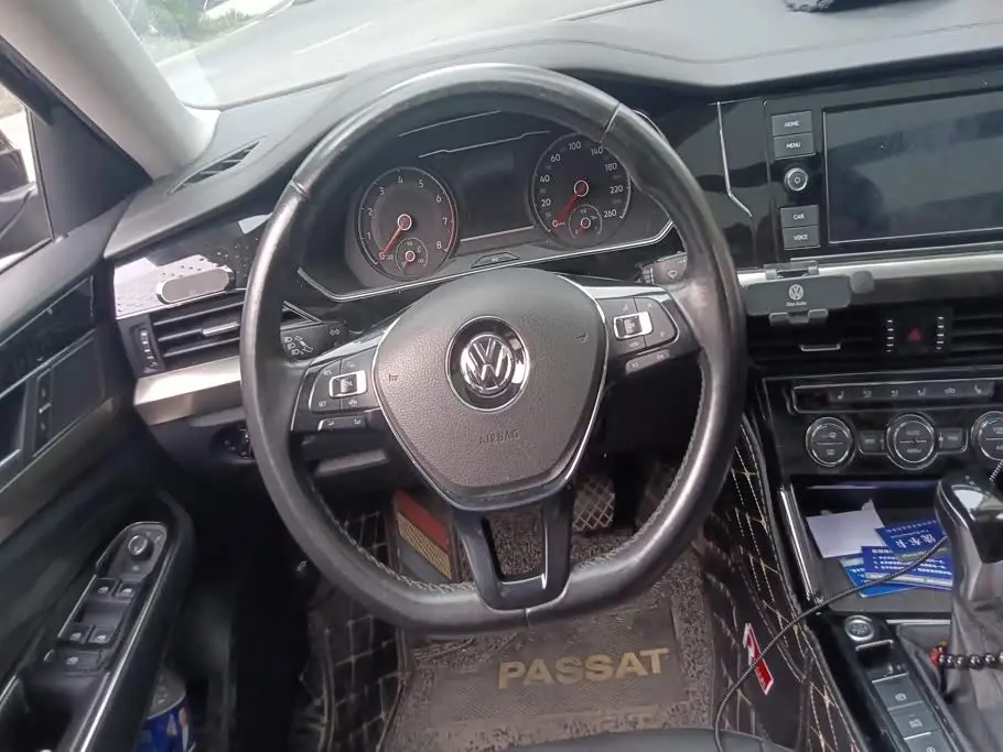 Volkswagen Passat 2019 — Фото 15/16