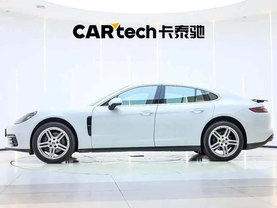 Porsche Panamera 2018 — Фото 7/20