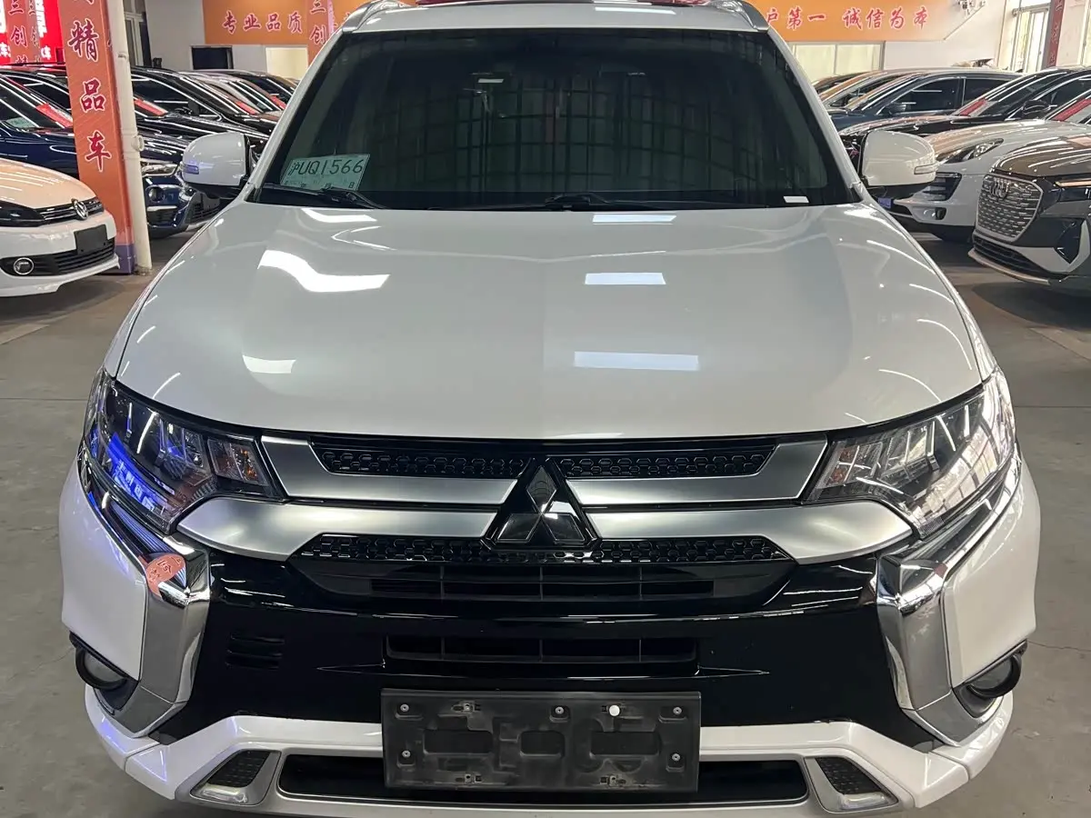 Mitsubishi Outlander 2021 — Şəkil 2/19