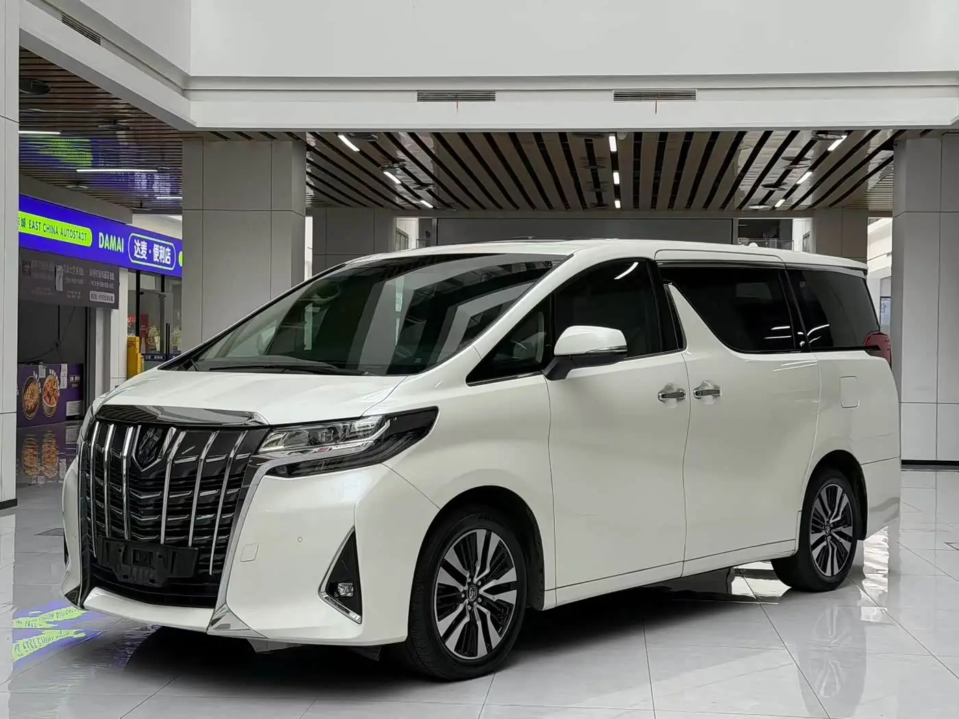 Toyota Alphard, 2018
