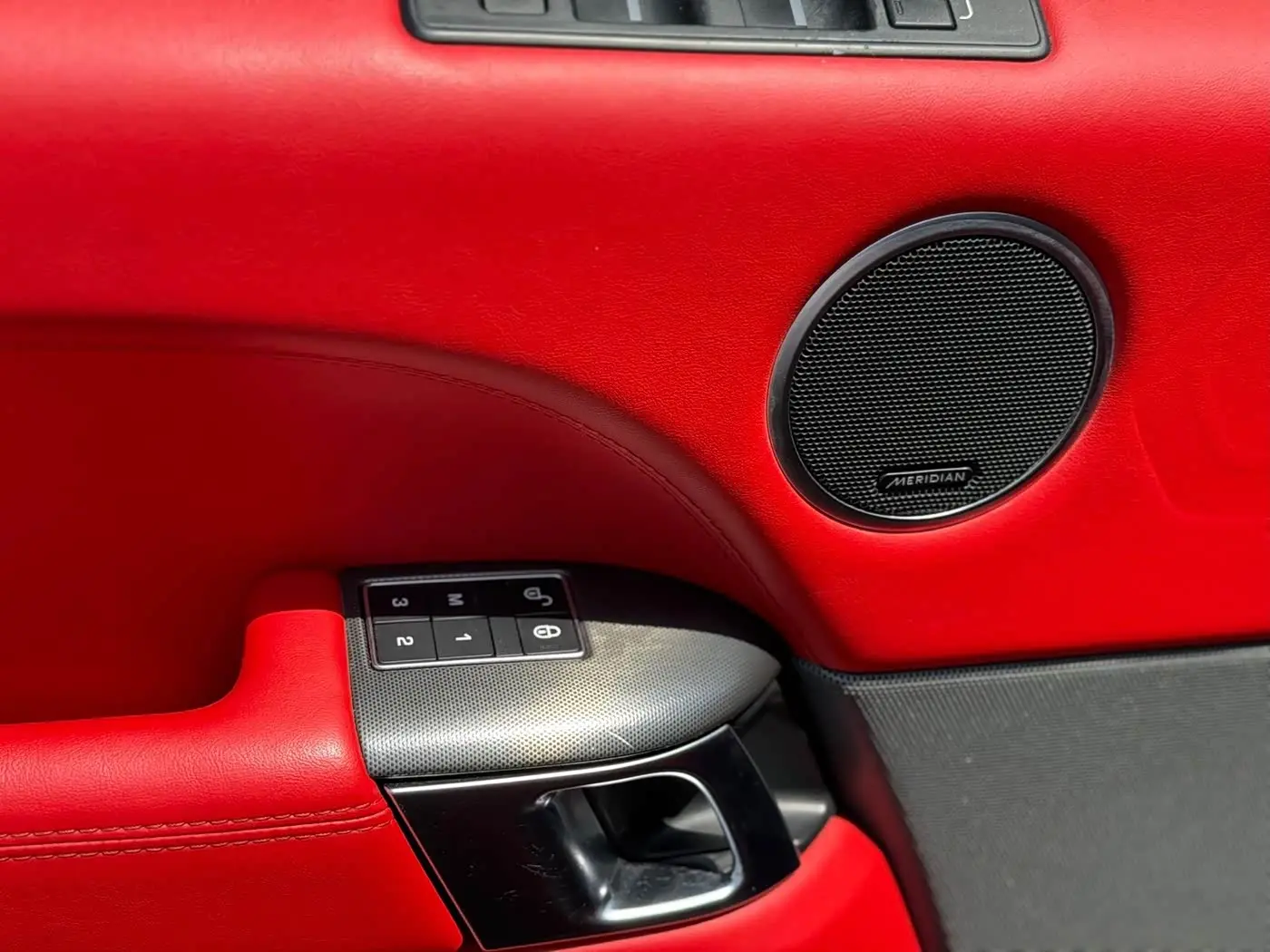 Land Rover Range Rover Sport 2016 — Şəkil 10/18