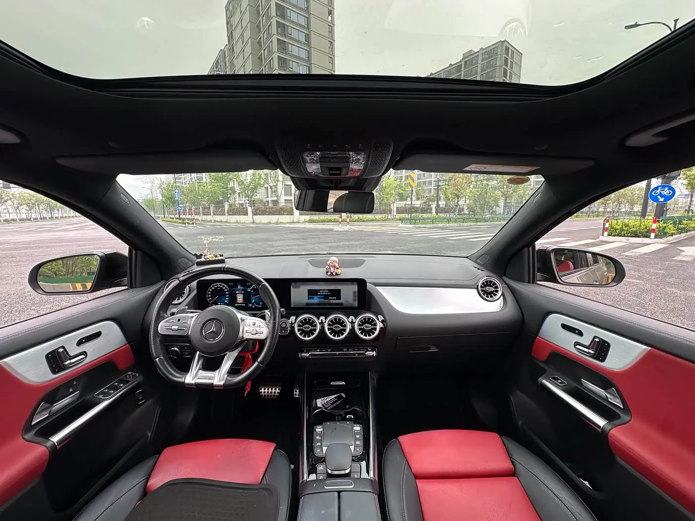 Mercedes-Benz GLA AMG 2021 — Фото 14/19