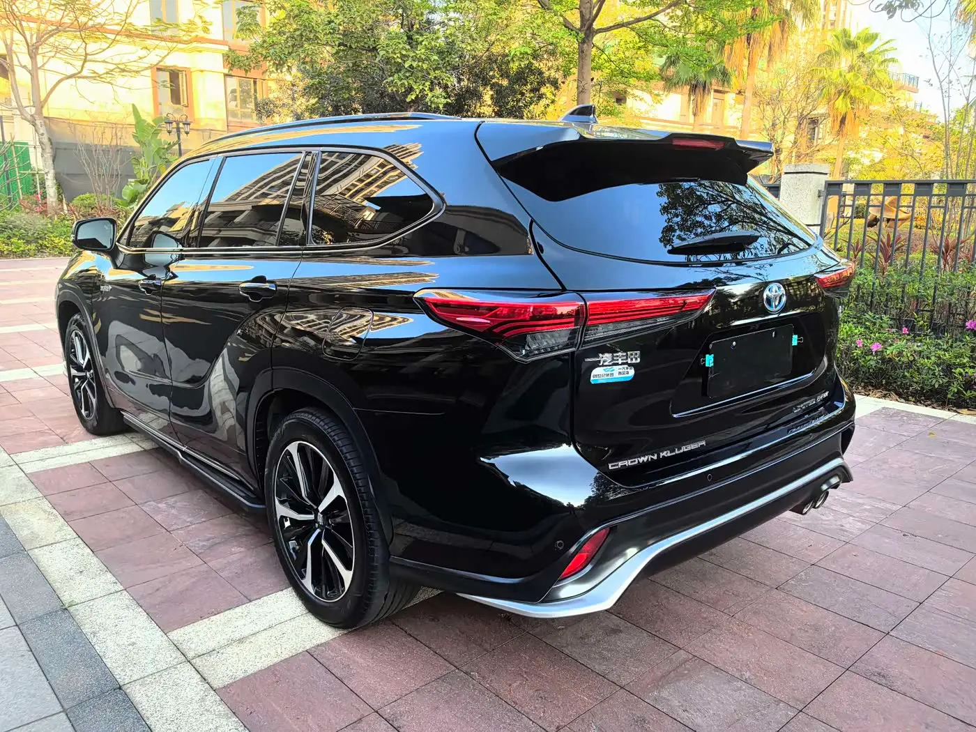 Toyota Crown Kluger 2022 — Photo 5/18