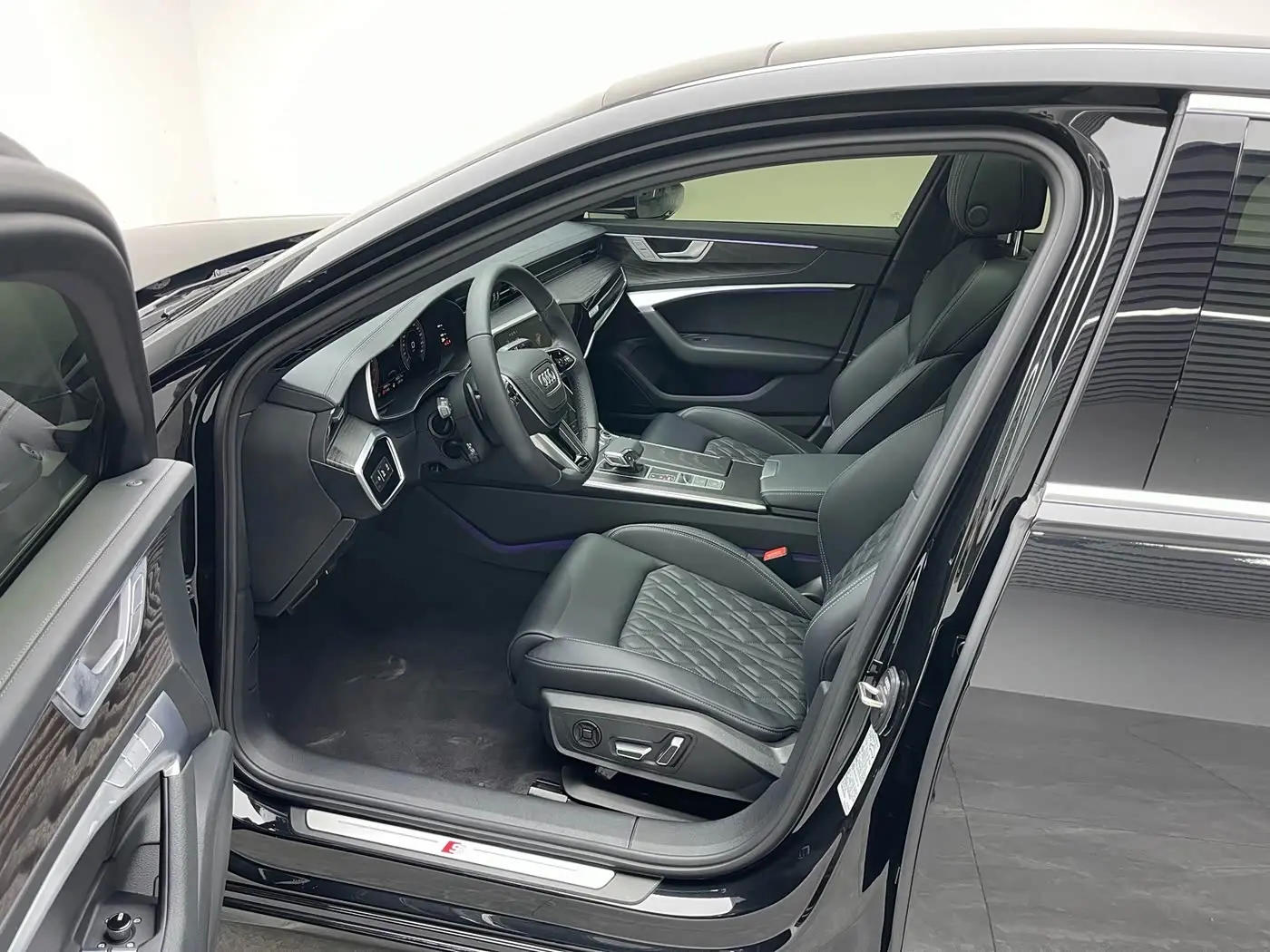 Audi A6L 2025 — Şəkil 17/20