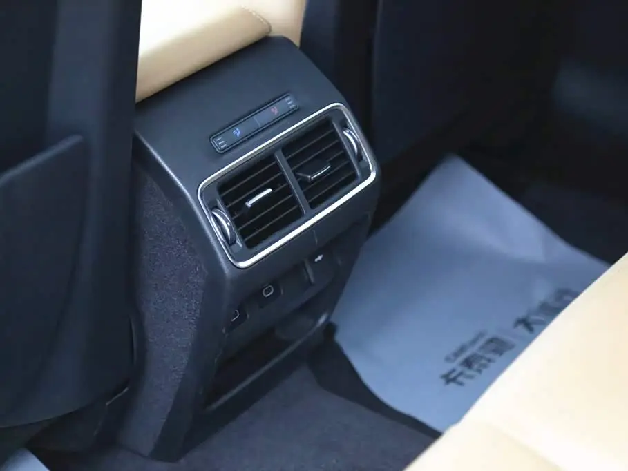 Land Rover Discovery Sport 2024 — Фото 20/20