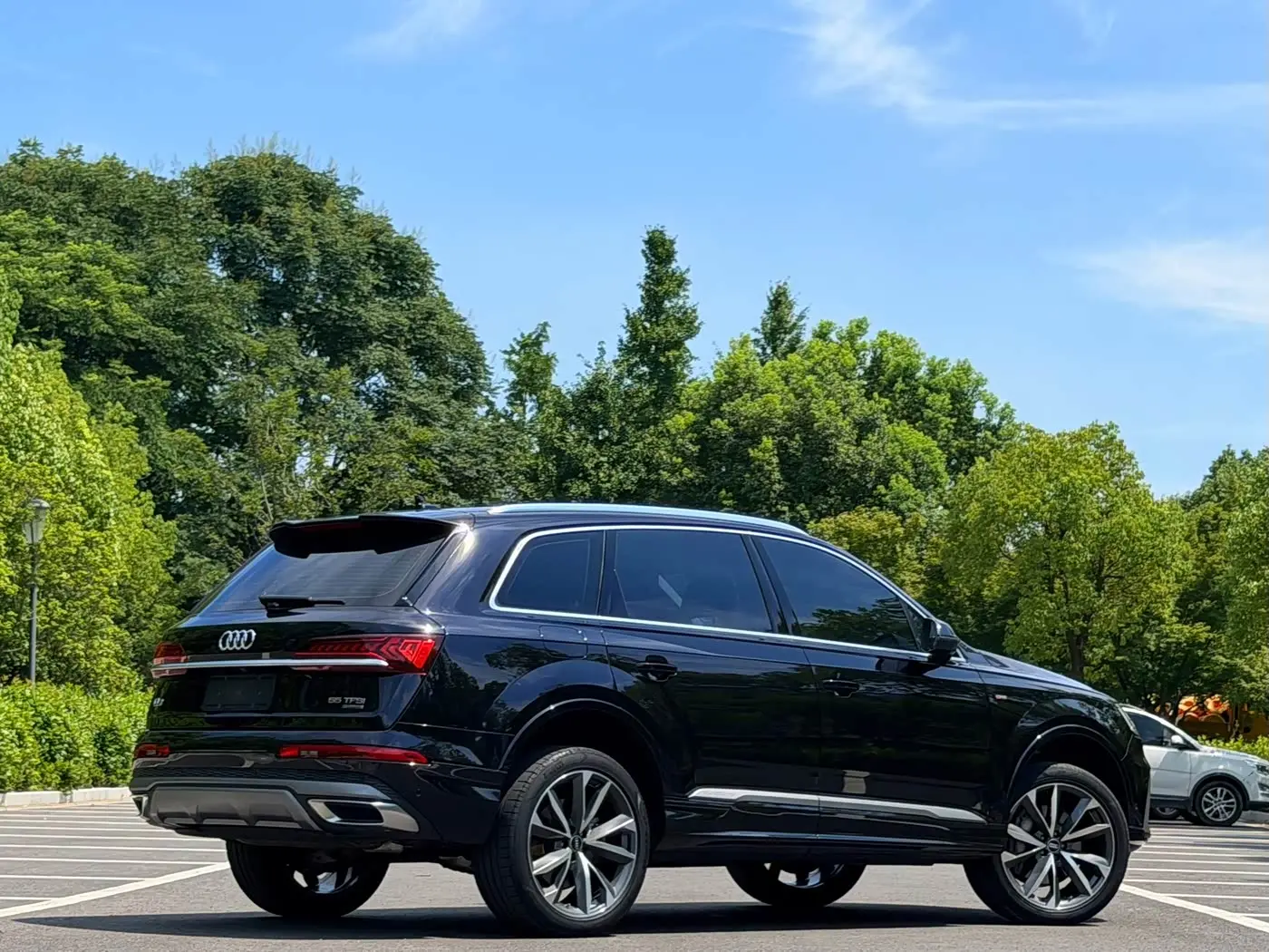 Audi Q7 2021 — Photo 4/20