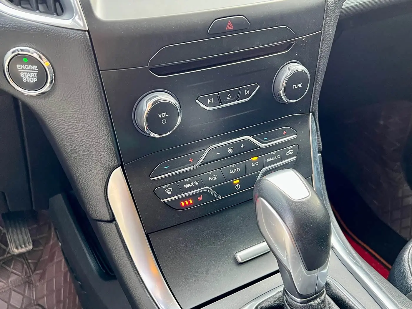Ford Edge 2020 — Фото 15/20
