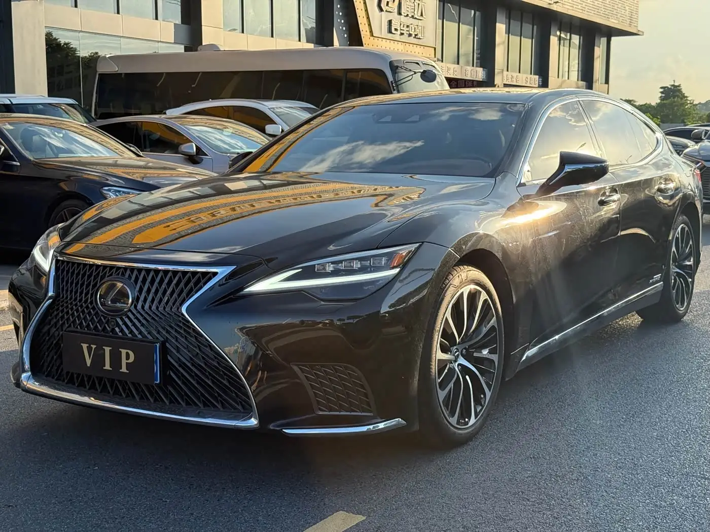 Lexus LS, 2021