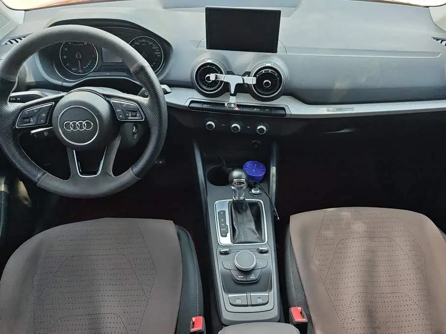 Audi Q2L 2021 — Photo 12/16