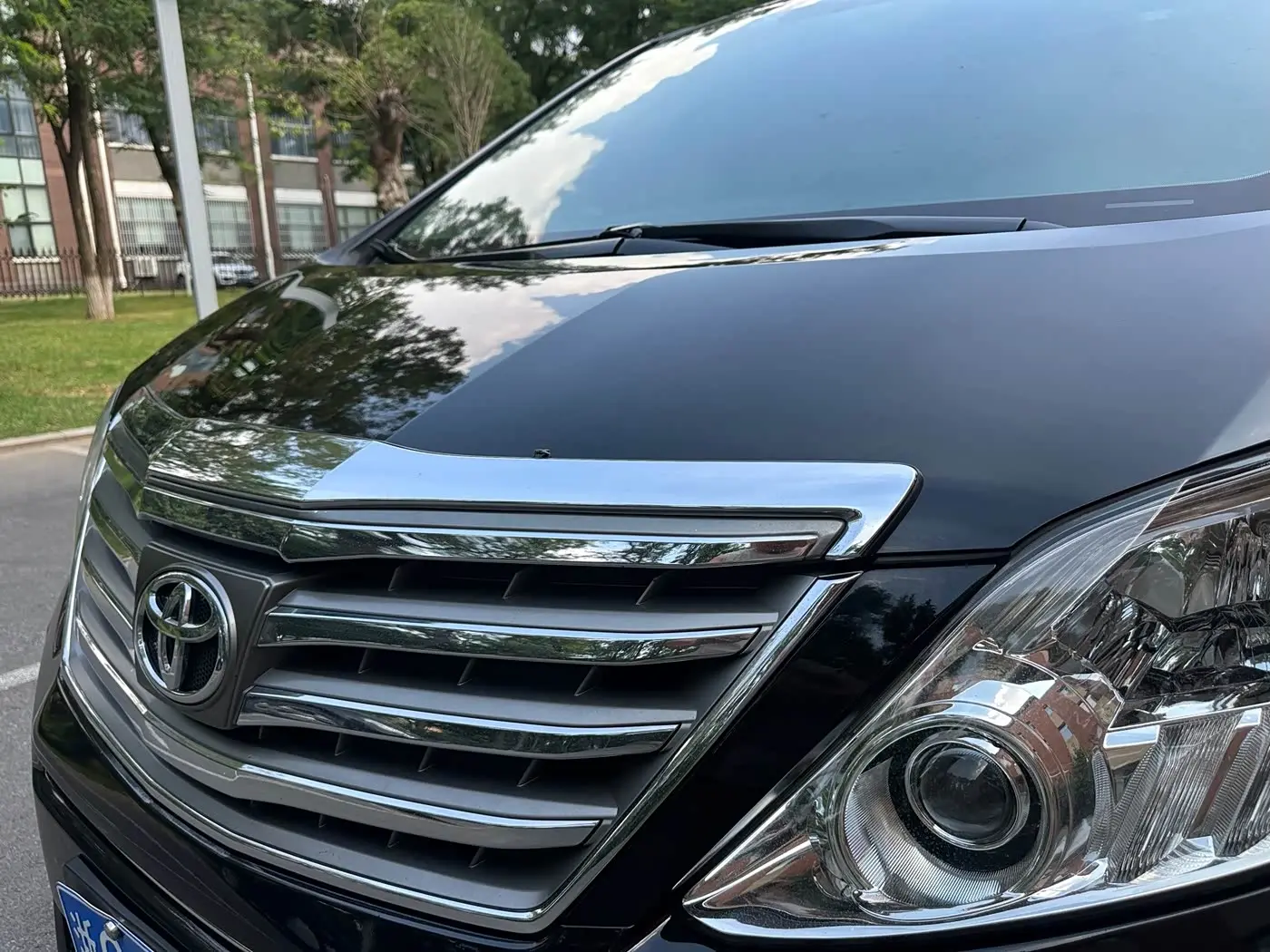 Toyota Alphard 2014 — Photo 10/20