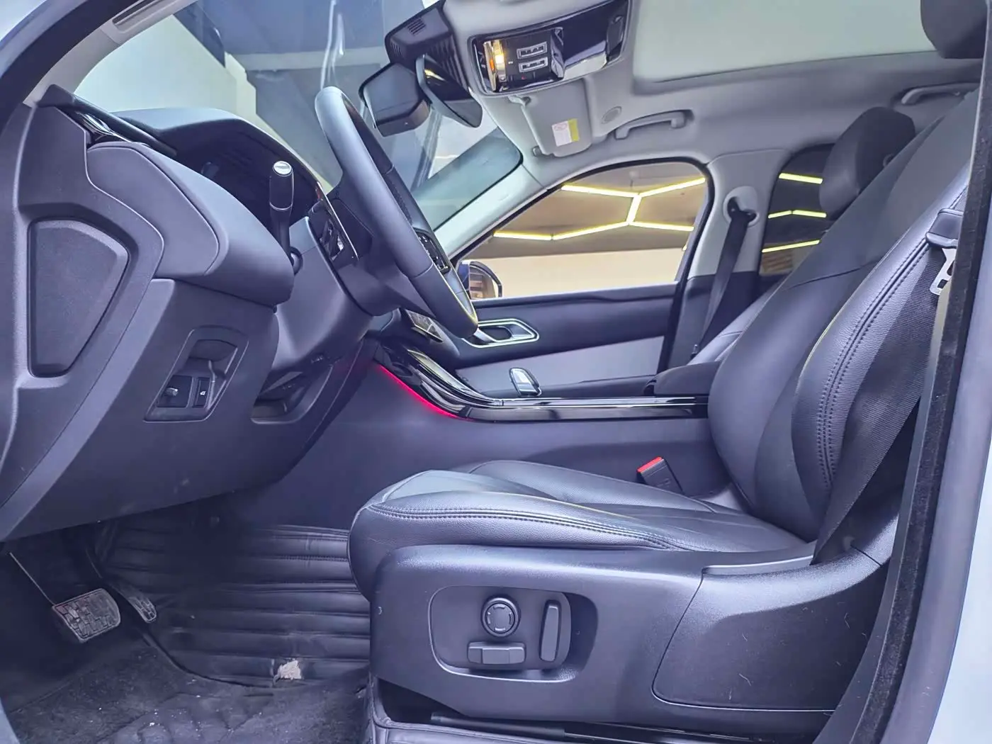 Land Rover Range Rover Velar 2024 — Şəkil 10/20