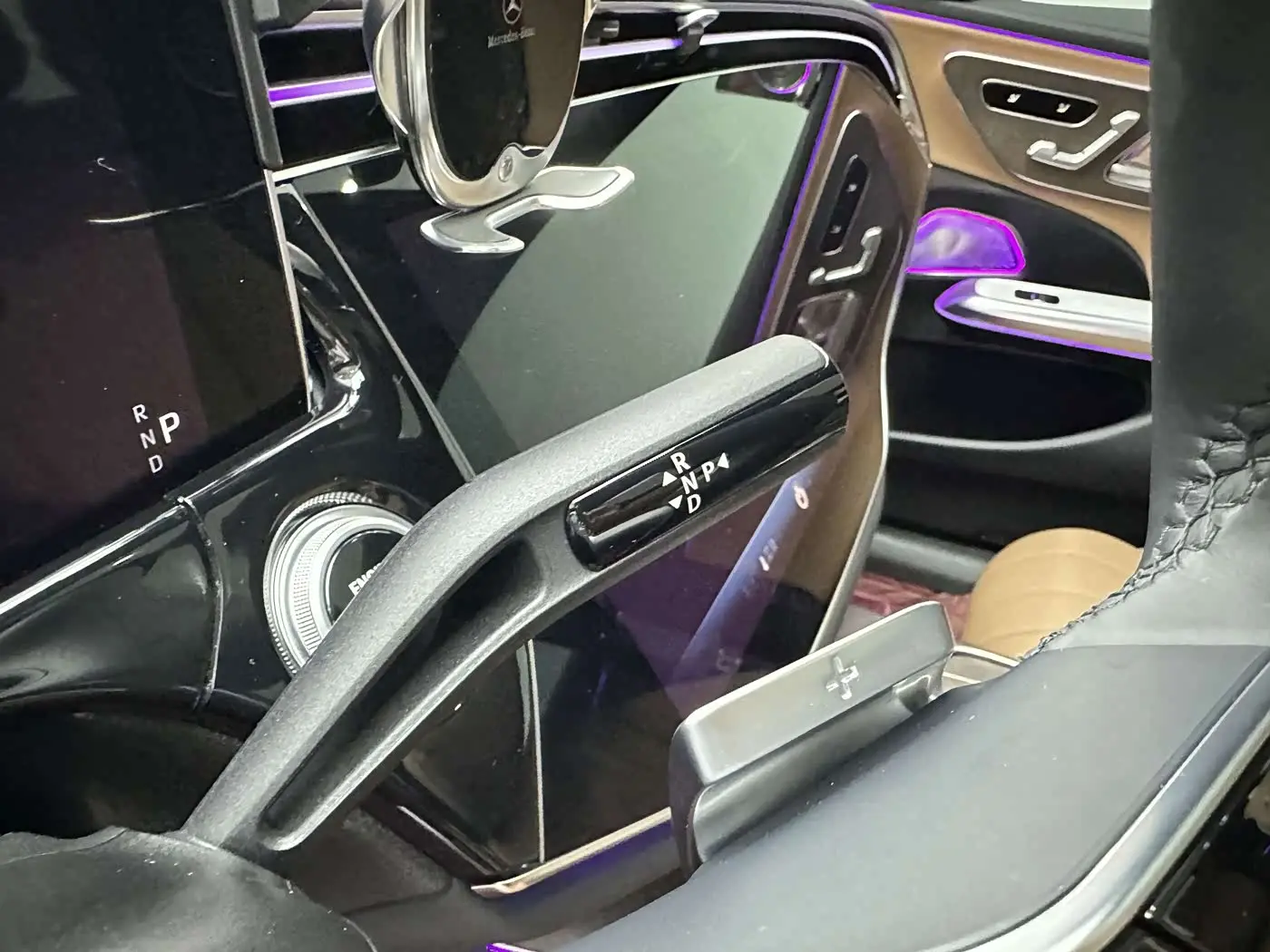 Mercedes-Benz E-Class 2025 — Фото 18/20