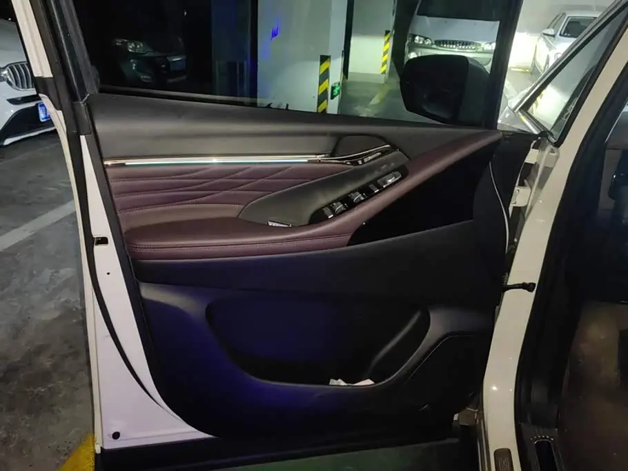 GAC Trumpchi Trumpchi M8 2025 — Şəkil 7/16