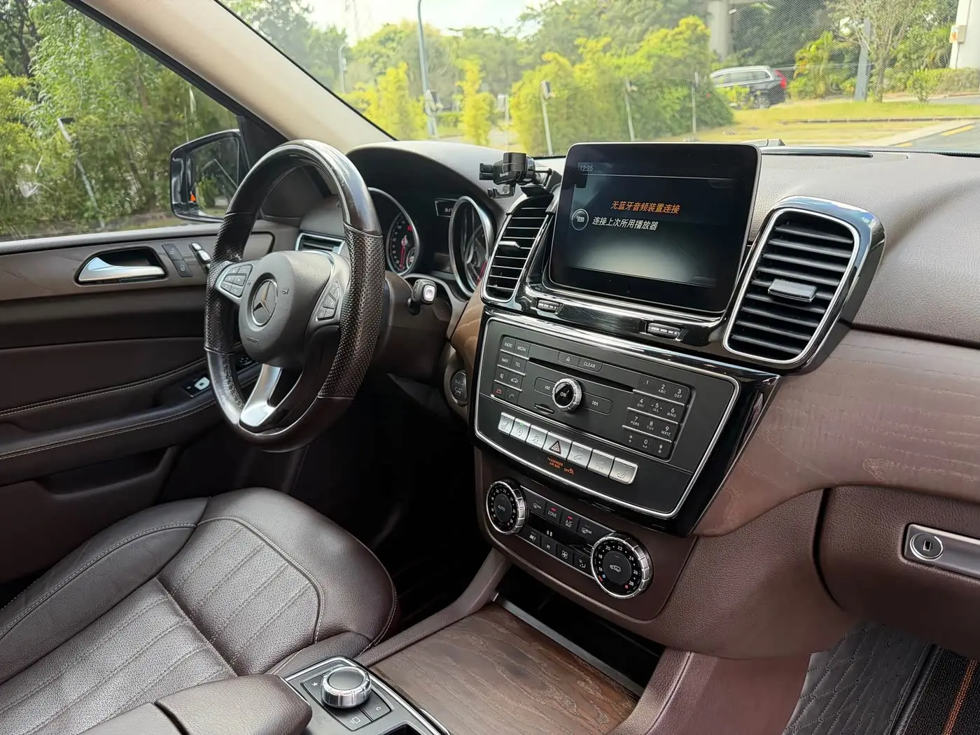 Mercedes-Benz GLE 2016 — Фото 7/14