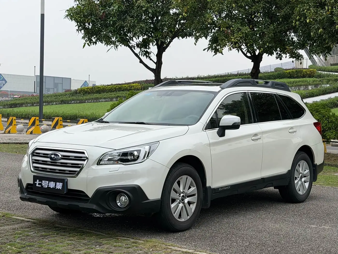 Subaru Outback 2016 — Photo 1/20