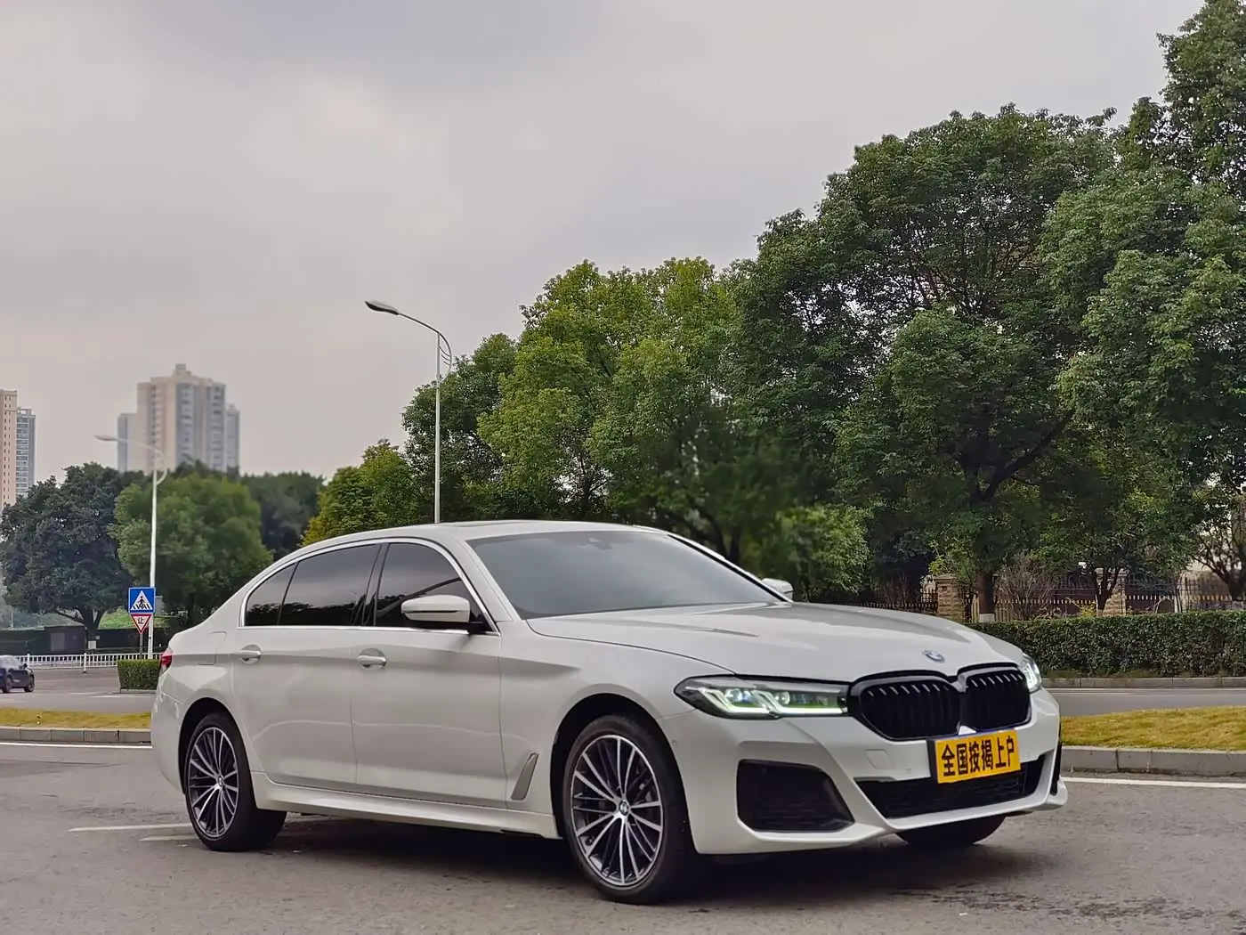 BMW 5 Series 2024 — Photo 3/20