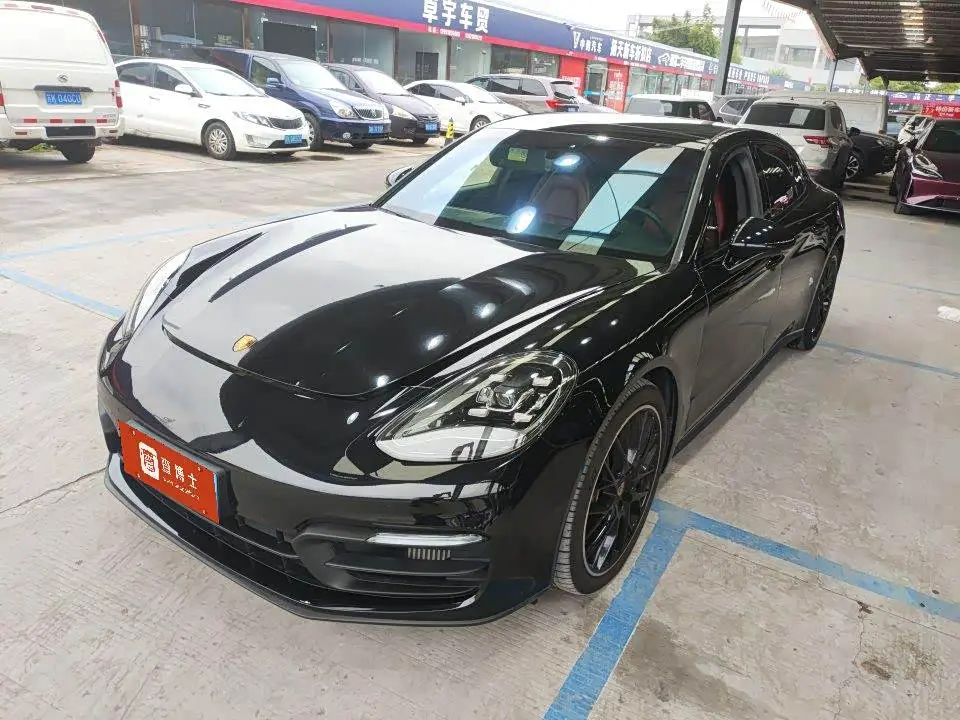 Porsche Panamera 2023 — Фото 1/7