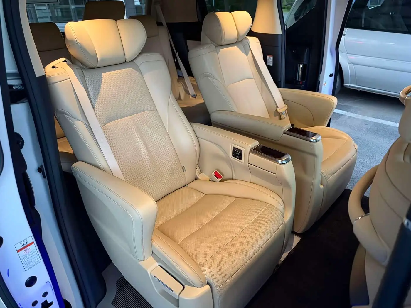Toyota Alphard 2020 — Фото 8/8