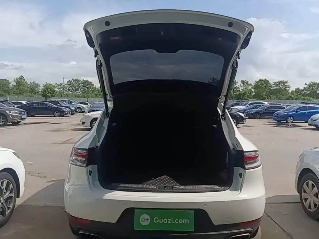 Porsche Macan 2019 — Şəkil 19/20