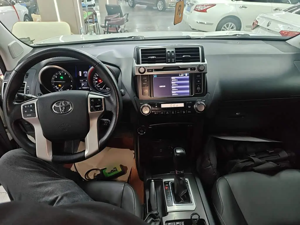 Toyota Prado 2016 — Photo 12/20