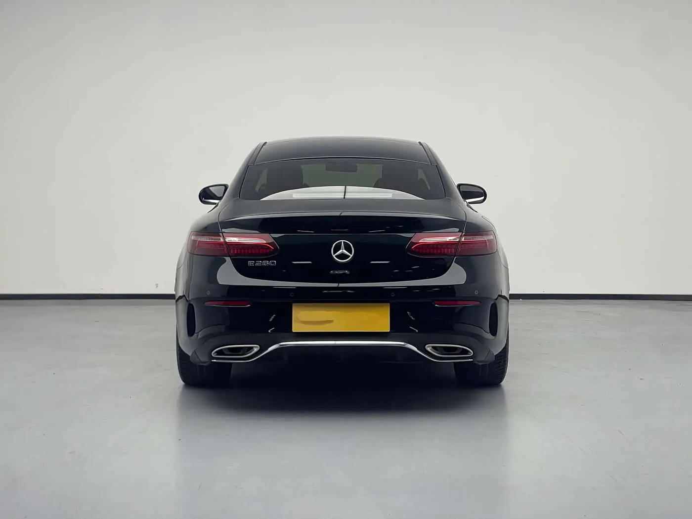 Mercedes-Benz E-Class 2022 — Photo 5/20