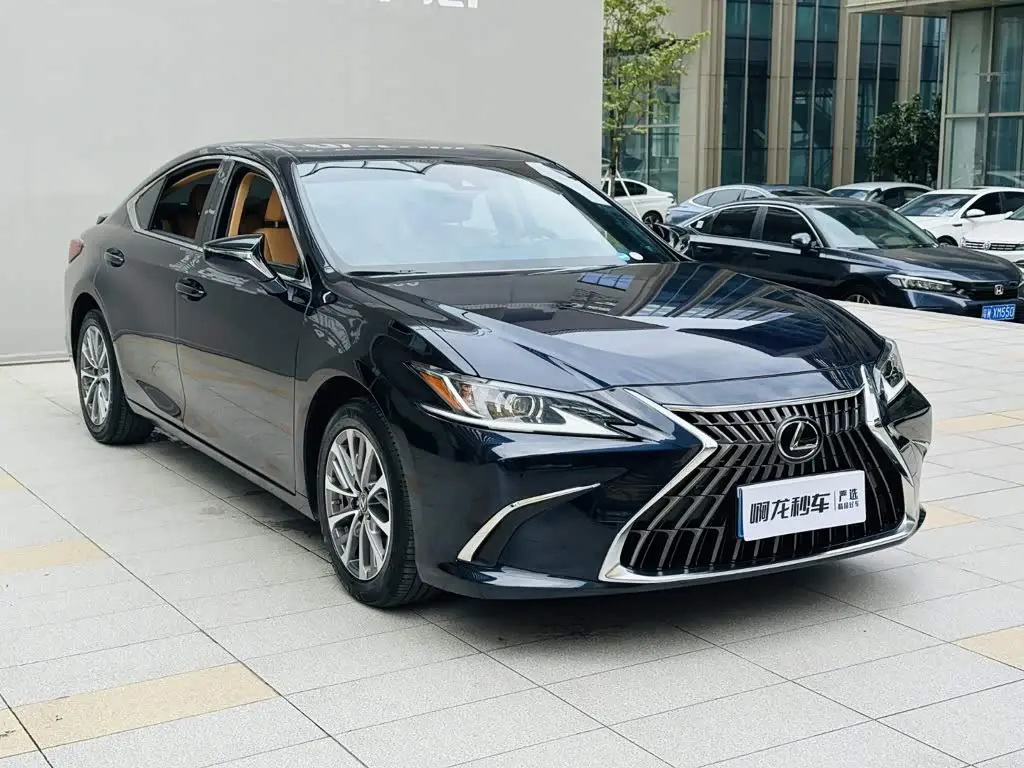 Lexus ES 2022 — Фото 3/20