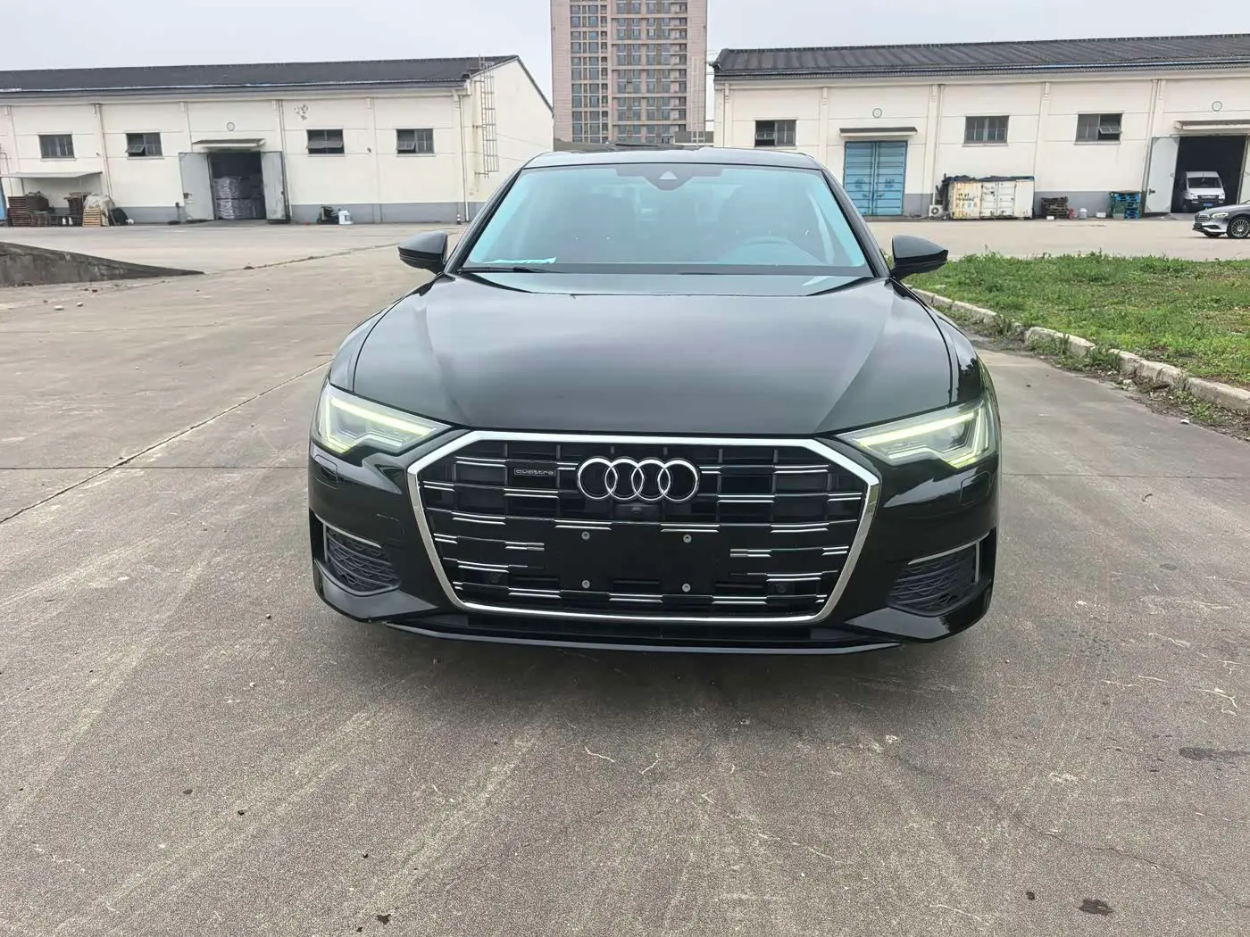 Audi A6L 2022 — Şəkil 2/10