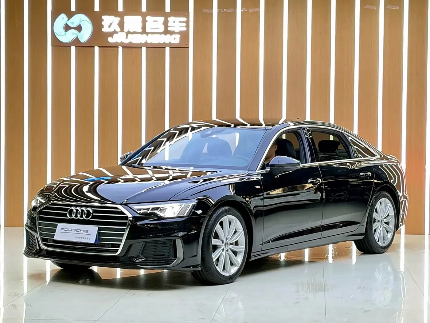 Audi A6L 2021 — Photo 1/20