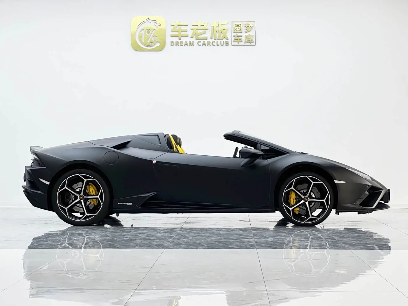 Lamborghini Huracán 2023 — Фото 15/20