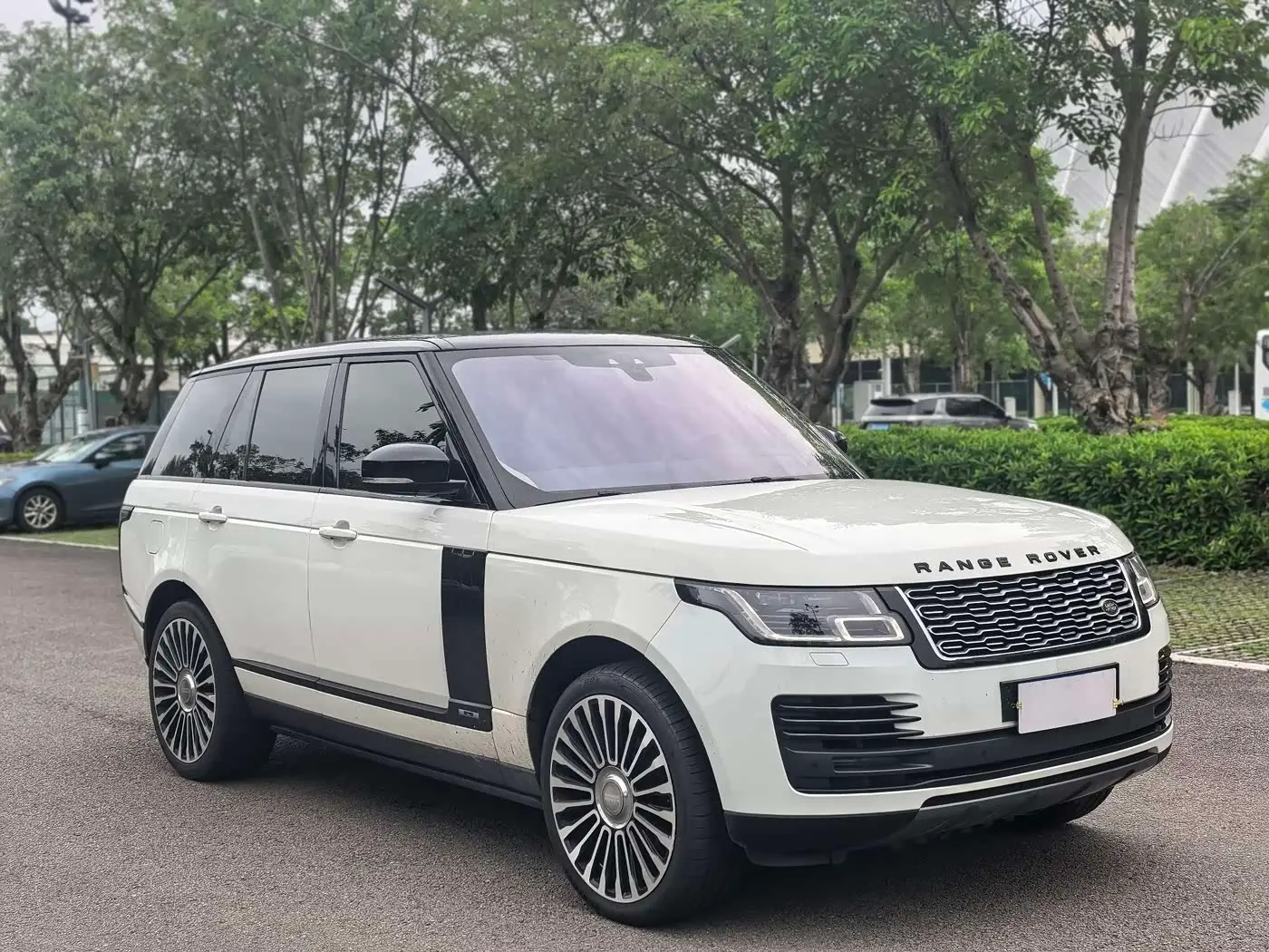 Land Rover Range Rover 2018 — Photo 3/15