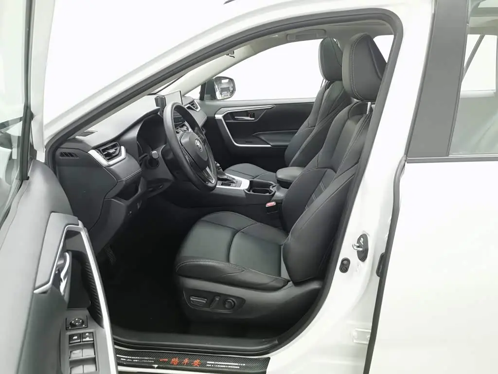 Toyota Wildlander 2020 — Photo 10/20