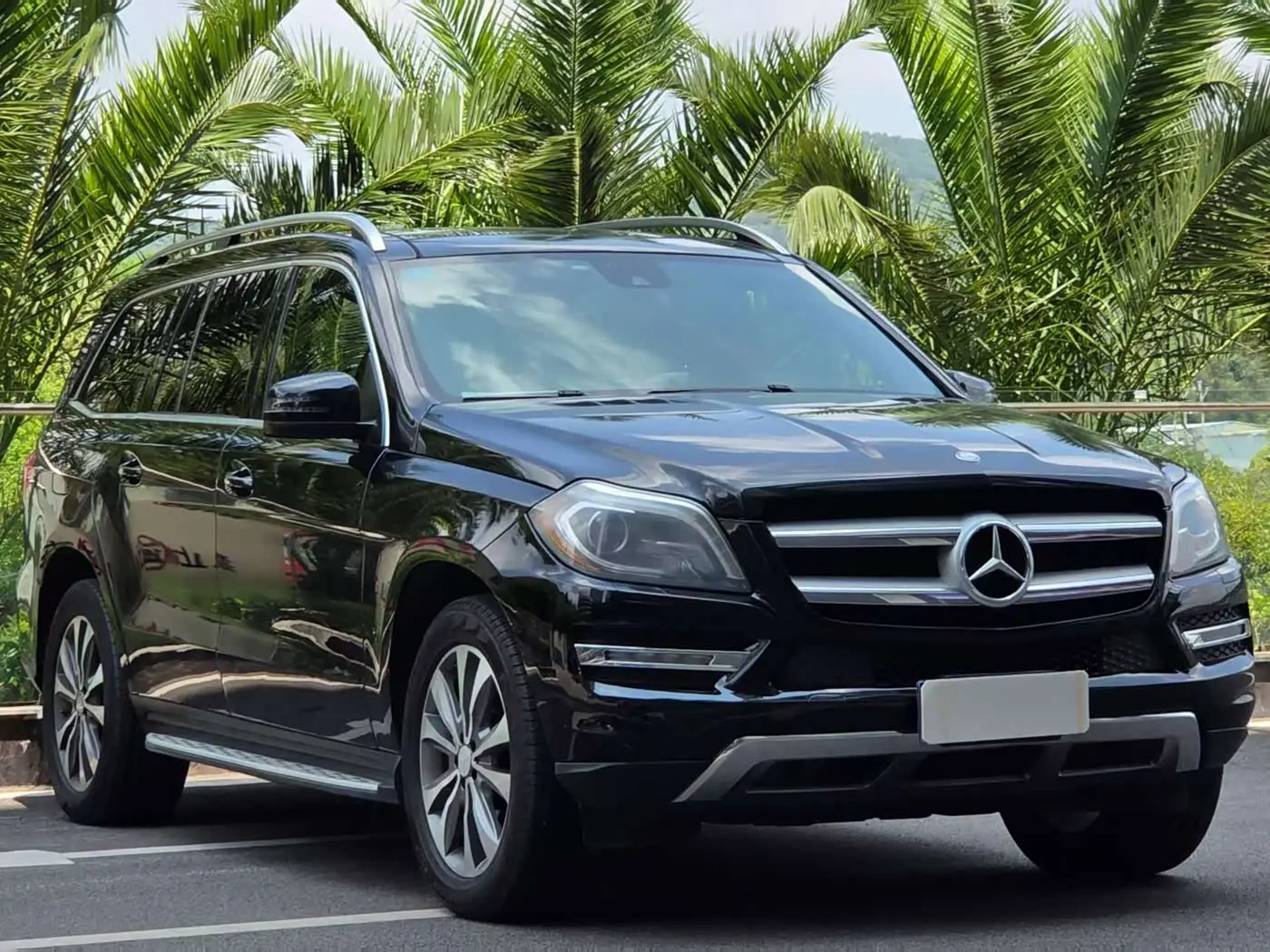 Mercedes-Benz GL-Class 2016 — Photo 3/11