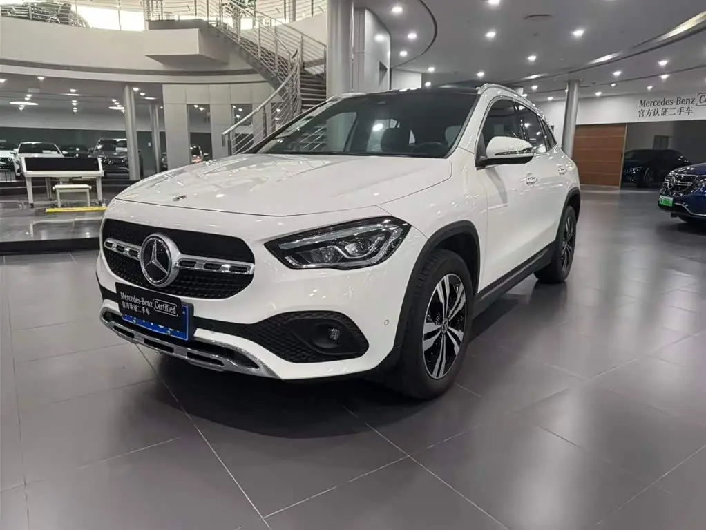 Mercedes-Benz GLA 2023 — Фото 1/20