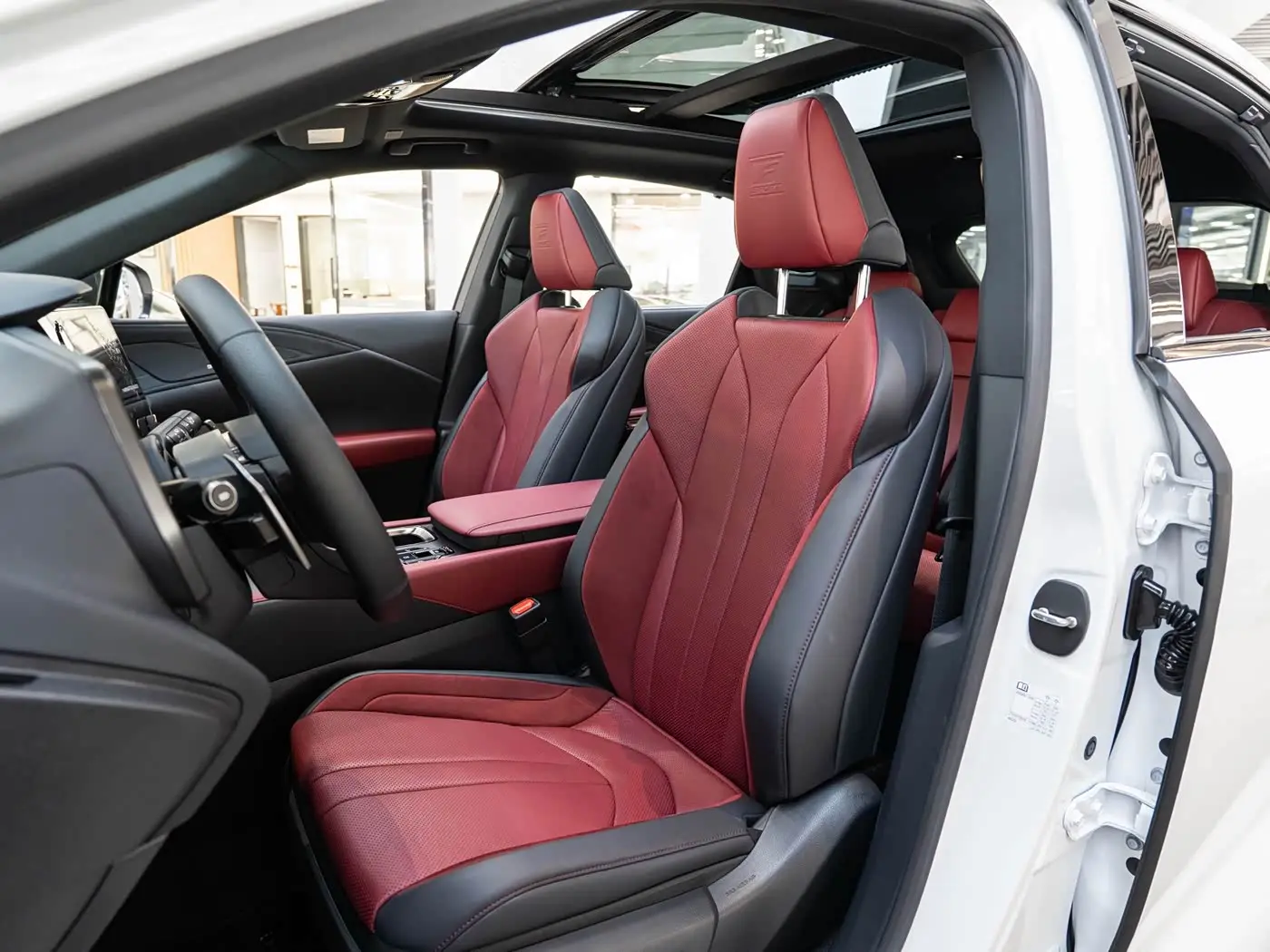 Lexus RX 2025 — Photo 11/20
