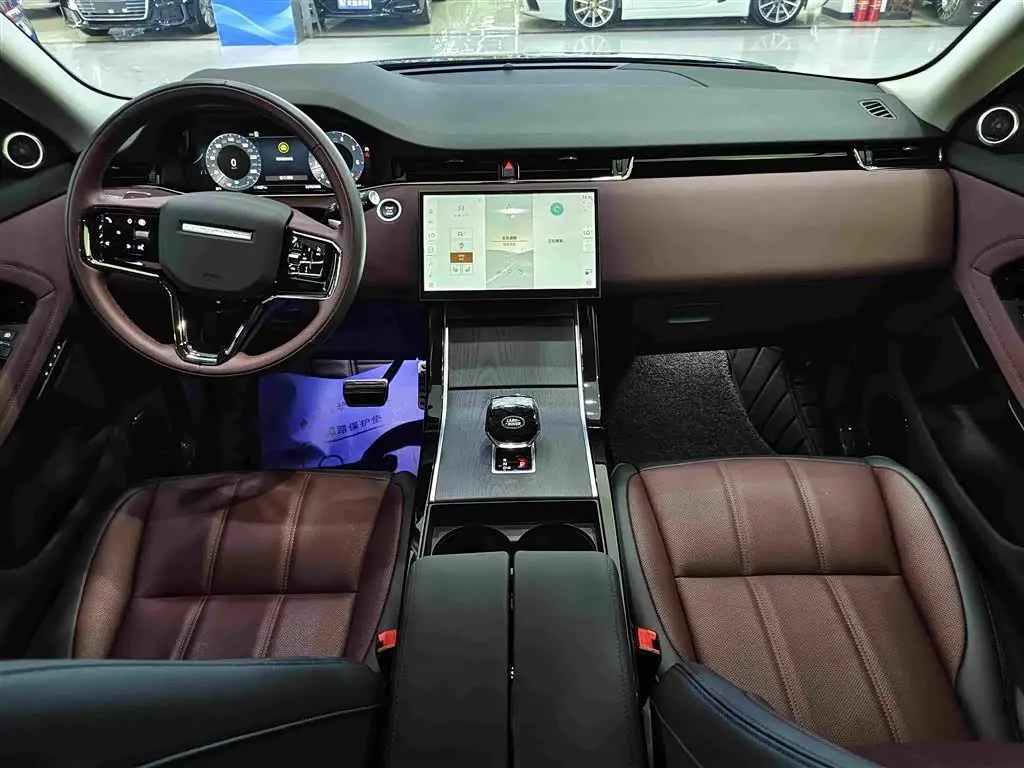 Land Rover Range Rover Evoque 2026 — Фото 6/17