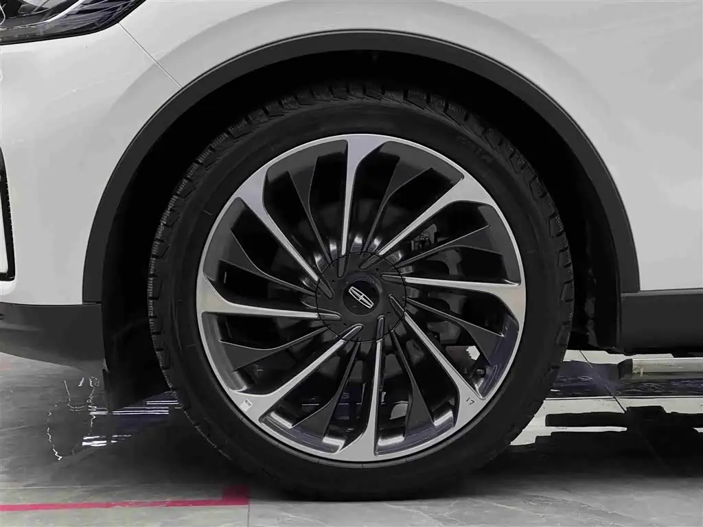 Lincoln Aviator 2024 — Photo 4/18