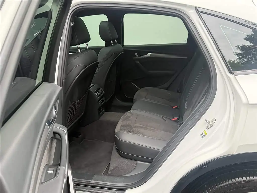 Audi Q5L Sportback 2024 — Photo 14/20