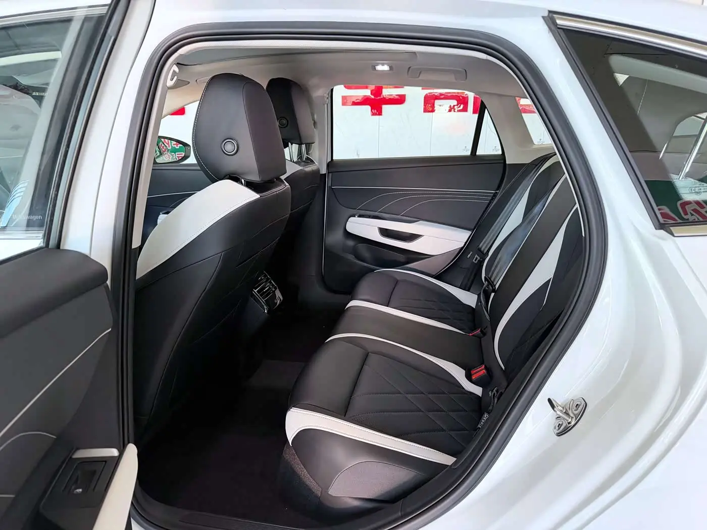 Volkswagen Sagitar 2025 — Şəkil 5/12