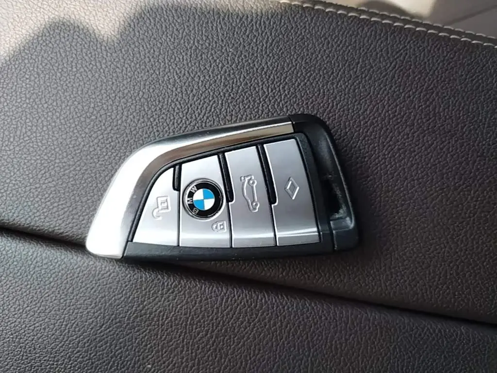 BMW 5 Series 2022 — Photo 11/20