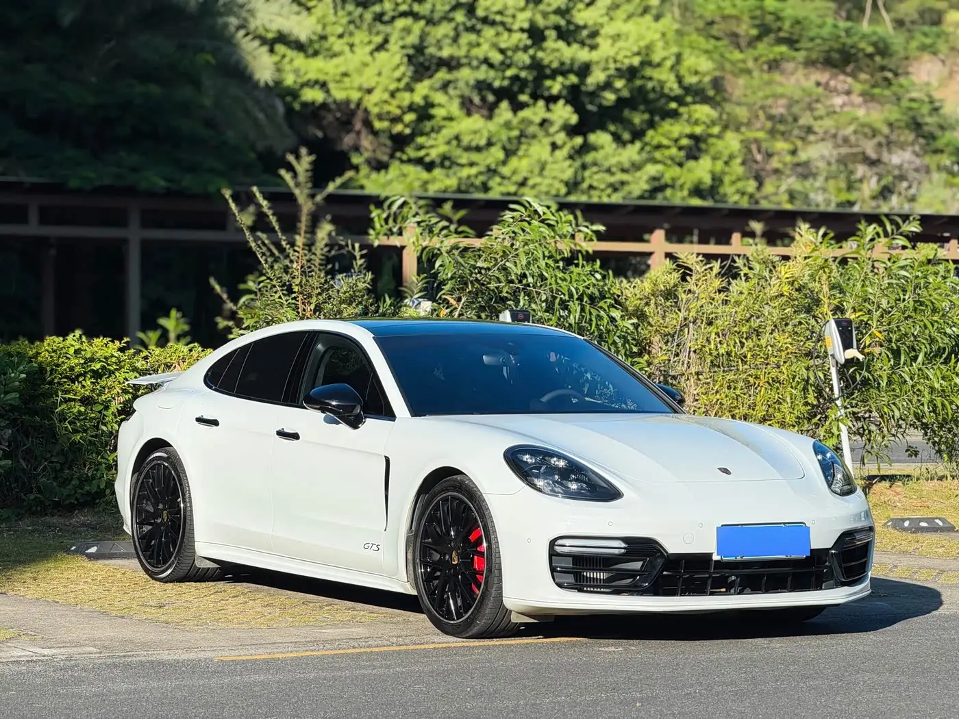 Porsche Panamera 2019 — Фото 3/18