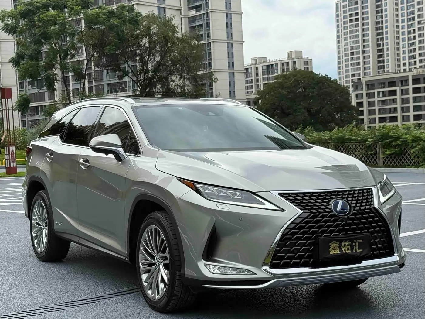 Lexus RX 2021 — Şəkil 1/9
