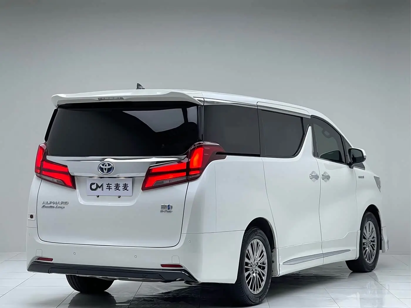 Toyota Alphard 2022 — Photo 3/12