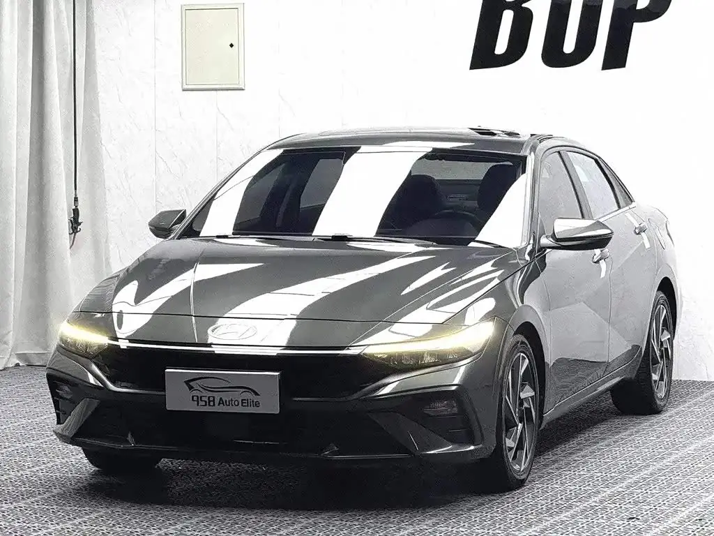 Hyundai Elantra, 2023