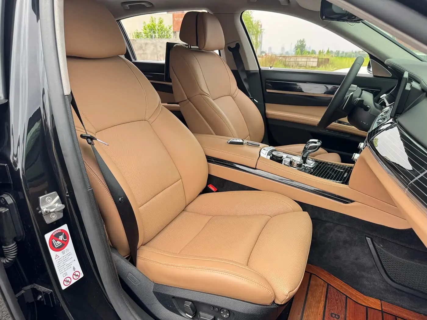 BMW 7 Series 2010 — Photo 19/20