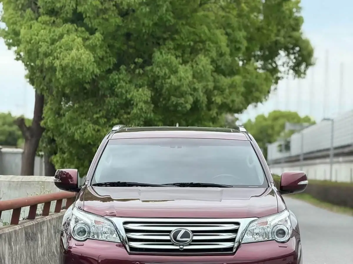 Lexus GX 2013 — Photo 1/9