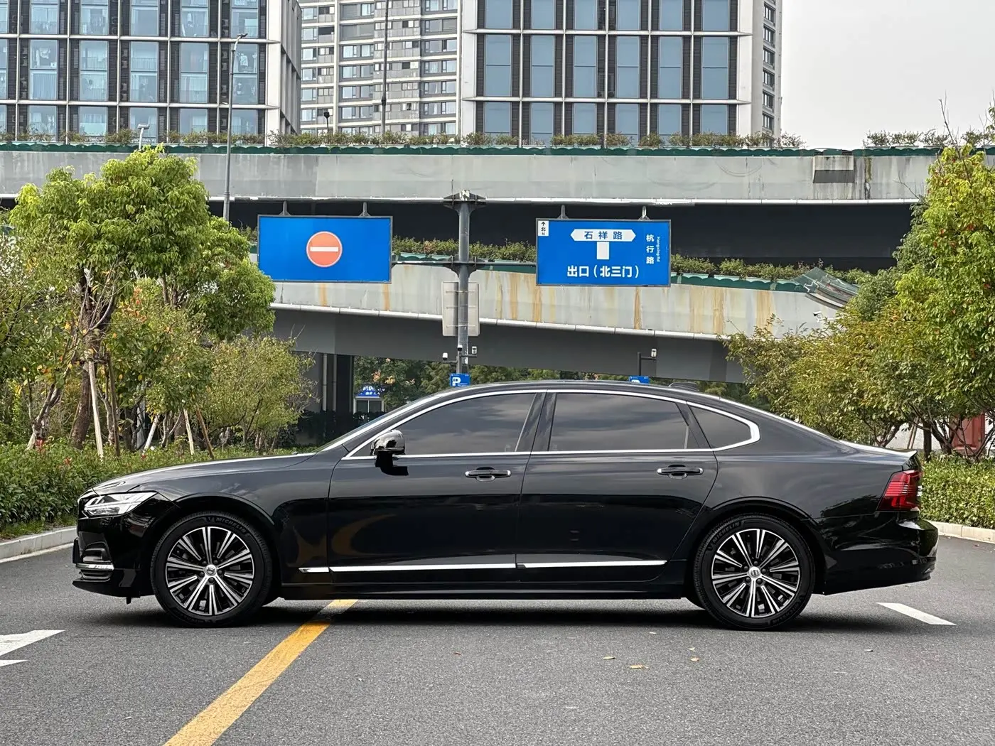 Volvo S90 2020 — Фото 8/20